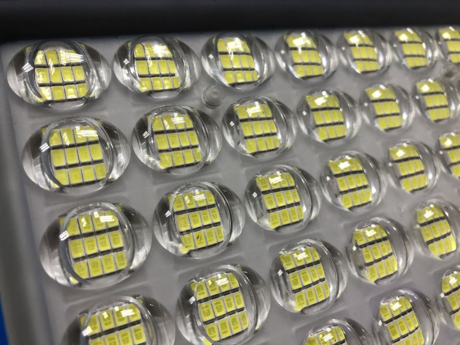 127-128-129投光燈